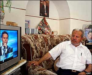 Ahmed Hassan watches son Ammar singing on final of Super Star