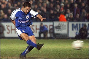 Wise makes the victory safe after scoring Millwall's second goal