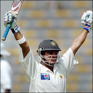 Farhat celebrates his century