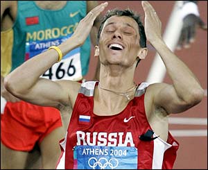 Russia's Yuriy Borzakovskiy wins gold in the 800m