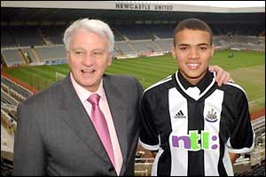 Sir Bobby Robson unveils new signing Jermaine Jenas in 2002
