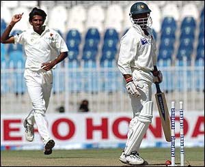 Lakshmipathy Balaji and Shoaib Akhtar