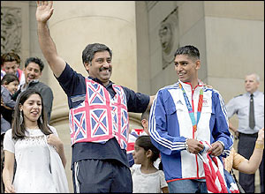 Amir Khan with father Shajaad