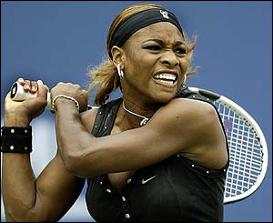 Serena Williams powers a return back to Patty Schnyder