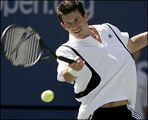 Henman takes second set