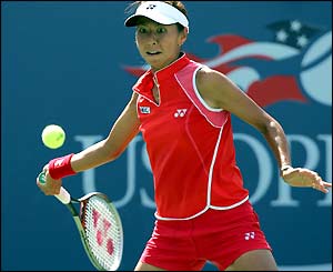 Japan's Shinobu Asagoe moves into the quarter-finals