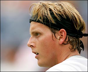 Joachim Johansson sees his chances of beating Hewitt rapidly diminishing