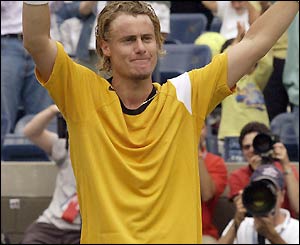 Lleyton Hewitt acknowledges the crowd after his impressive straight sets win