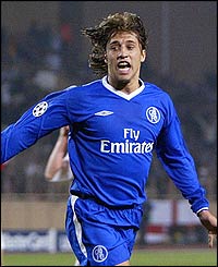 Hernan Crespo equalises for Chelsea from six yards