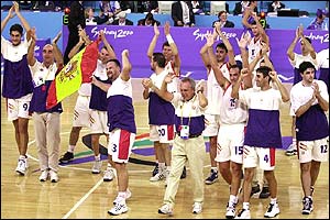 Spain's gold-winning Paralympic basketball team in Sydney 
