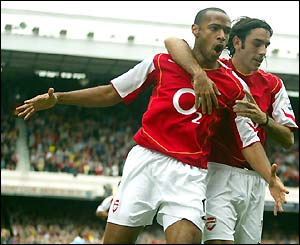 Thierry Henry puts Arsenal 1-0 up against Bolton