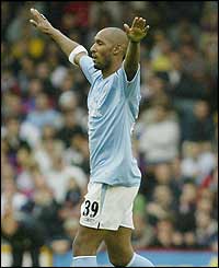 Nicolas Anelka scores for Manchester City 