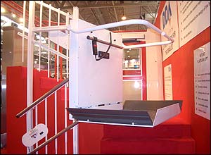 Photo of the DDA corner turning platform lift