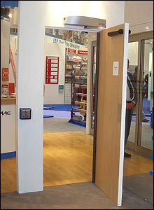 Photo of FAAC's swing door closer with infrared technology