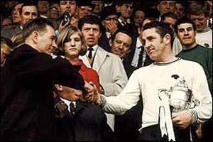 Brian Clough and Derby captain Dave Mackay