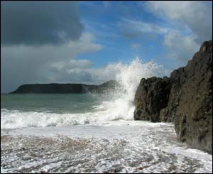 Pwll Ddu Head from Caswell on a bright but rough day (Jim Young, Swansea)