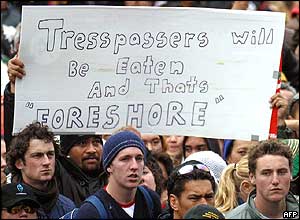 New Zealanders on the 'walk of hope' 05 May 2004
