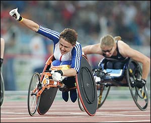 Grey Thompson wins T53 100m gold in Athens