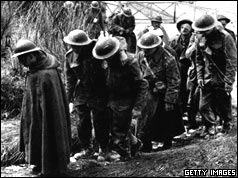 Weary British soldiers waiting for evacuation from Dunkirk