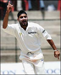 Harbhajan Singh claims the wicket of Shane Warne 