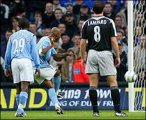 Nicolas Anelka scores from the spot to give Manchester City a 1-0 lead