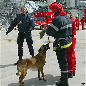 Rescue workers at Charles de Gaulle 