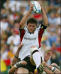 Toulouse captain Fabien Pelous catches clean line-out ball