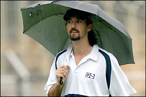 Jason Gillespie prepares for a day without play