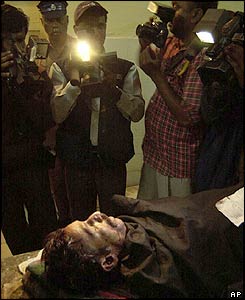 Veerappan lies in the mortuary at a hospital in Dharmapuri