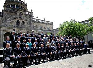 Leaders pose at the EU-Latin American summit