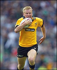 Stuart Abbott sprints clear for Wasps