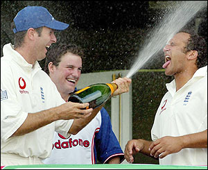 r Michael Vaughan, Anrdew Strauss and Mark Butcher celebrate