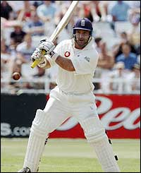 Thorpe's 100 means England are in reach of completing a series whitewash over New Zealand