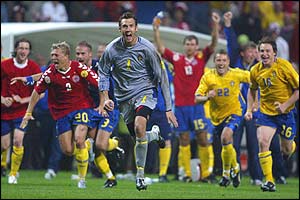 Henrik Larsson scored Sweden's first