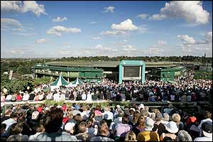 The excitement builds on Henman Hill