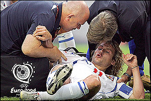 Pavel Nedved picks up an injury