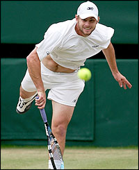 Roddick breaks serve again