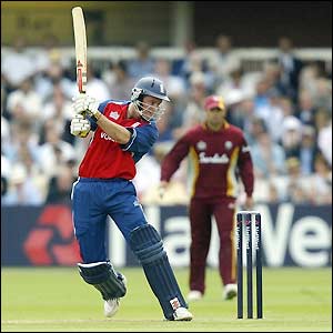 Andrew Strauss completes his maiden ODI century in the final over of England's innings