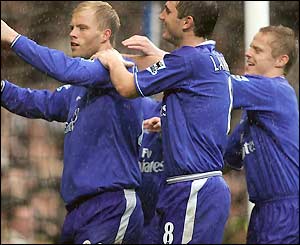 Eidur Gudjohnsen makes it 3-0 before Duff claims Chelsea's fourth