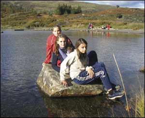 Cousins Hannah, Sian and Kali at Llyn Geirionydd near Llanrwst (Graham Davies, Barry)
