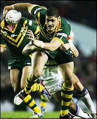 Willie Mason heads for the line as his team look for even more points