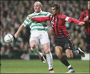 John Hartson looks to find a breakthrough for Celtic