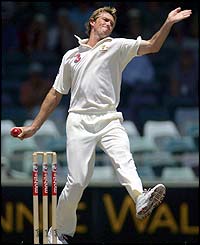 Glenn McGrath bowls a delivery at Perth