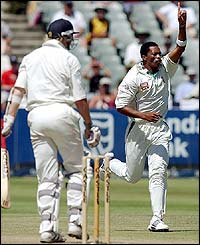 Makhaya Ntini claims the wicket of England's nightwatchman Matthew Hoggard