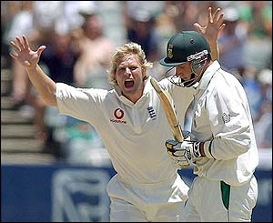 Matthew Hoggard removes Graeme Smith for two