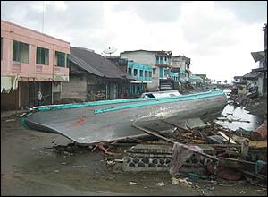 Boat washed up in Meulaboh street