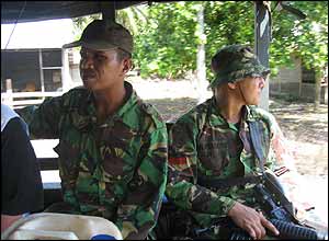Indonesian troops in Meulaboh