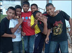 Smiling children in Krabi (Photo: Dirk Peters)