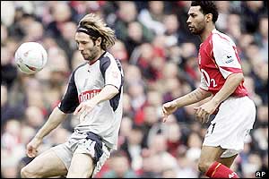 Jermaine Pennant challenges for the ball as Arsenal's youngsters take on Stoke