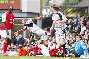 After a scramble Wayne Thomas gets a surprise goal at Highbury